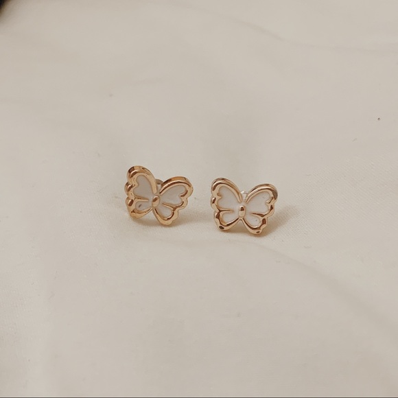 n e w | white butterfly earrings ✨🤍 - Picture 2 of 4